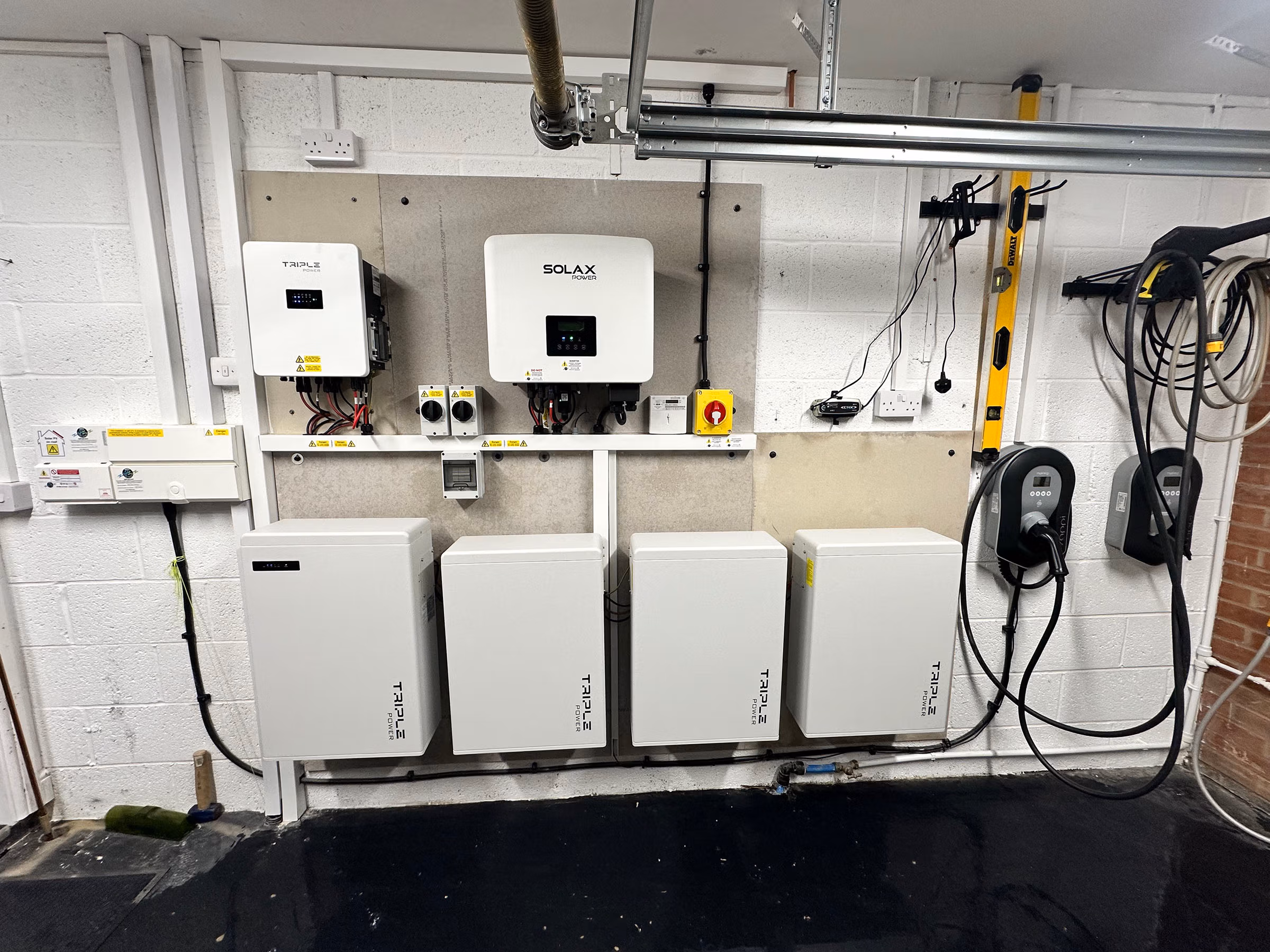Solar power and battery storage system installation
